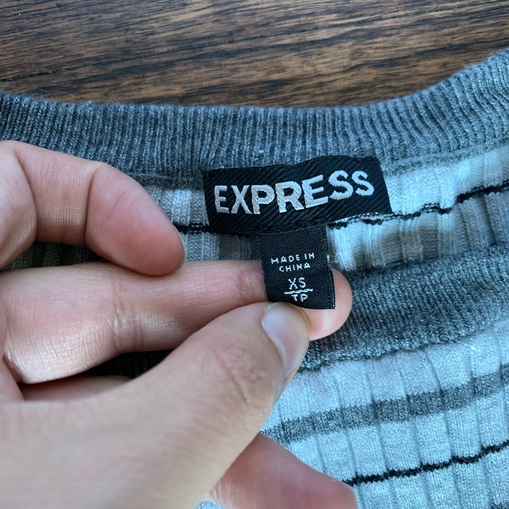 Express fitted sweater - Picture 3 of 6